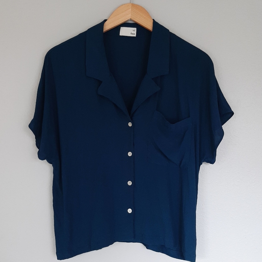 Aritzia Wilfred Free button up blouse
